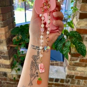 Strawberry milk Kawaii theme cosplay handmade claw clip hair clip